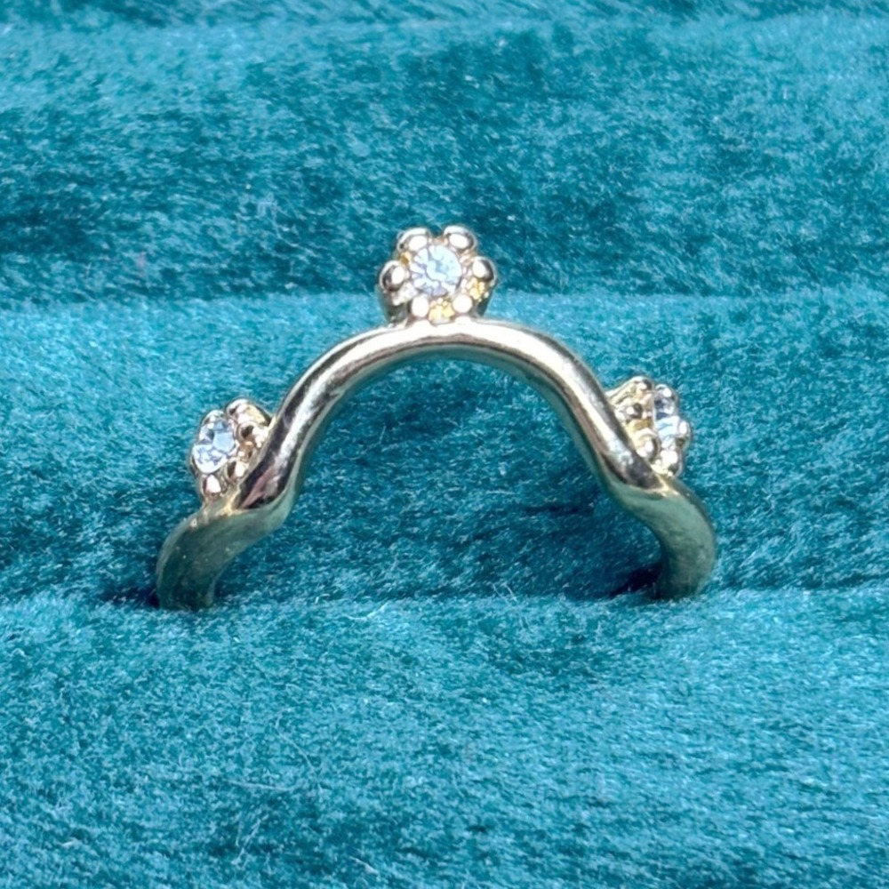 Gold Tone Curved Chevron Ring with Triple Floral Crystal Accents Size 3